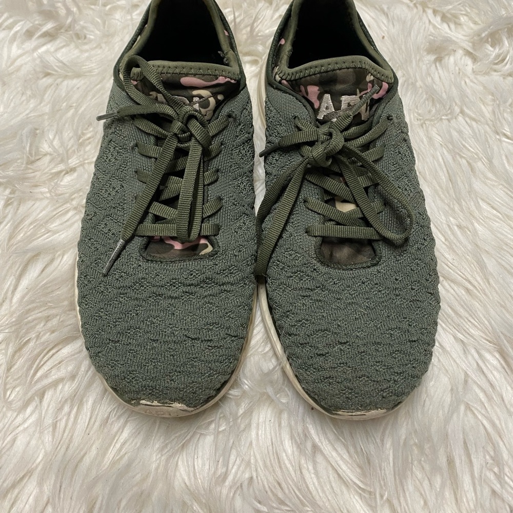 APL Techloom Phantom W Size 9